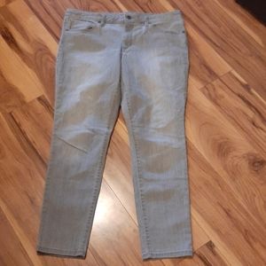 Universal Thread Jean's   Smoke free home